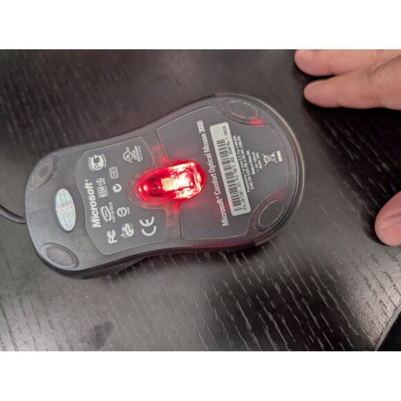 Microsoft Comfort Optical 3000 Mouse - Picture 3 of 6